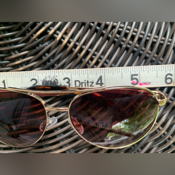 Oscar De La Renta Aviator Sunglasses - Picture 5 of 7